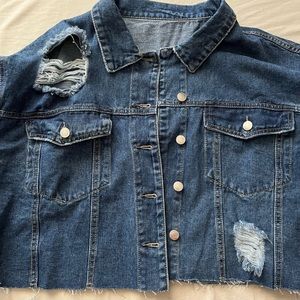 Plus Button Front Raw Hem
Ripped Denim Jacket
Medium Wash